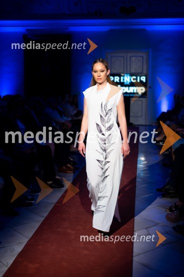 Mesec mode v muzeju, modna revija