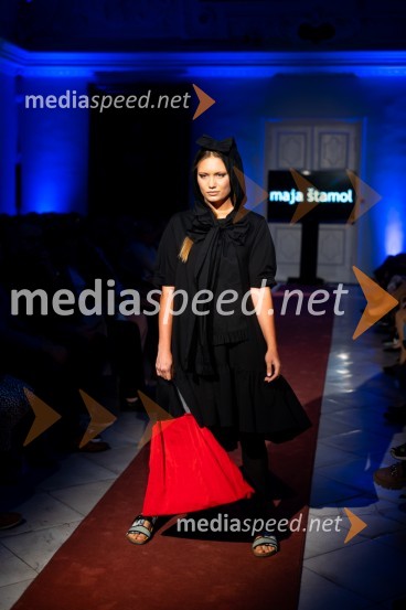 Mesec mode v muzeju, modna revija