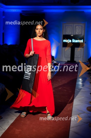 Mesec mode v muzeju, modna revija