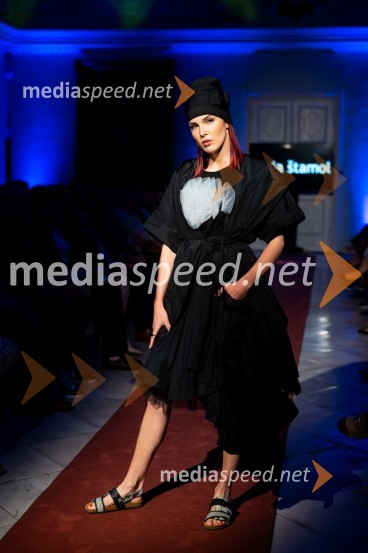 Mesec mode v muzeju, modna revija