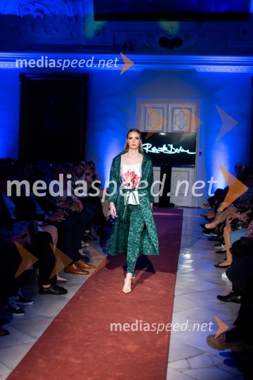 Mesec mode v muzeju, modna revija