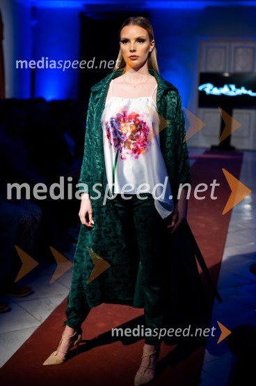 Mesec mode v muzeju, modna revija