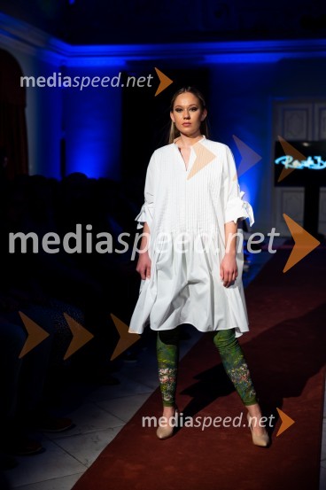 Mesec mode v muzeju, modna revija