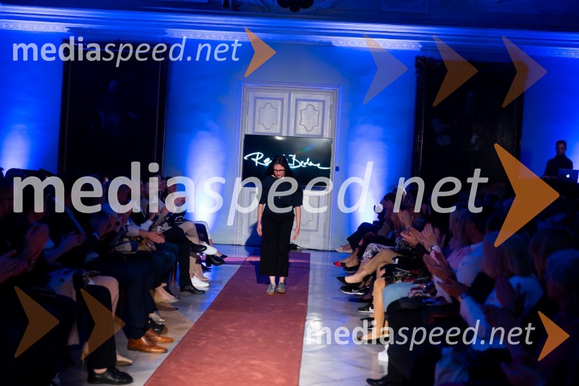 Mesec mode v muzeju, modna revija