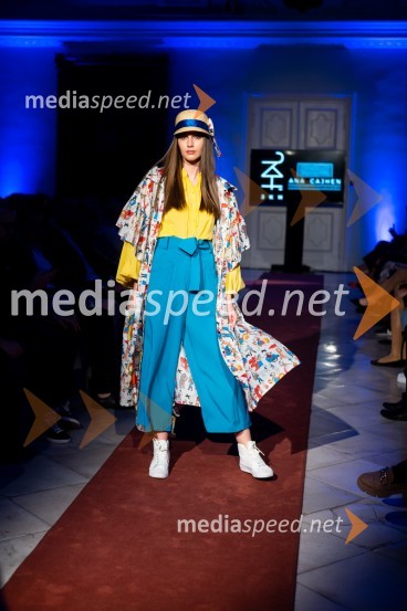 Mesec mode v muzeju, modna revija