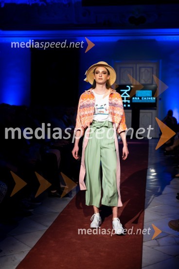 Mesec mode v muzeju, modna revija