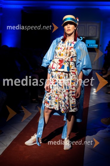 Mesec mode v muzeju, modna revija