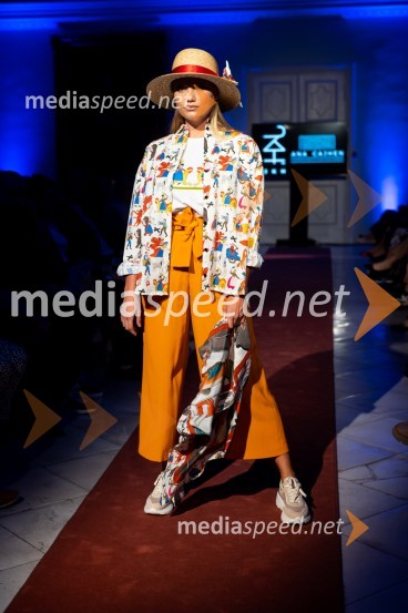 Mesec mode v muzeju, modna revija