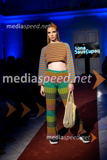 Mesec mode v muzeju, modna revija