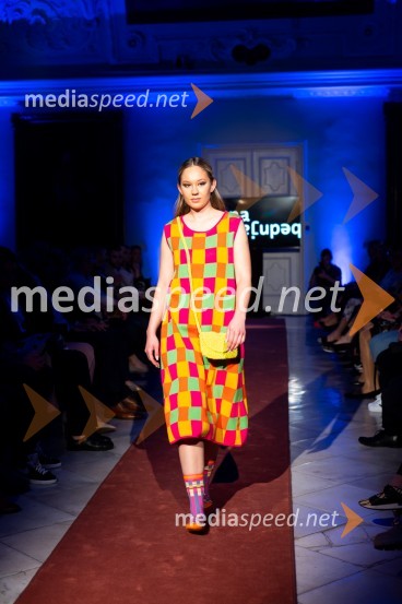 Mesec mode v muzeju, modna revija