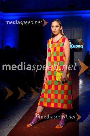 Mesec mode v muzeju, modna revija