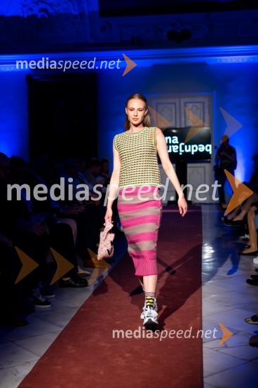 Mesec mode v muzeju, modna revija