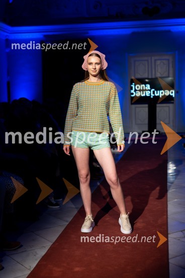 Mesec mode v muzeju, modna revija