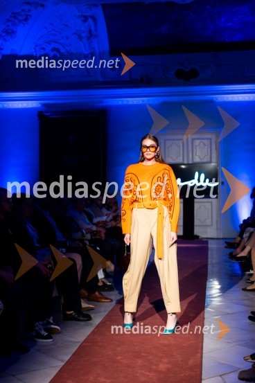 Mesec mode v muzeju, modna revija