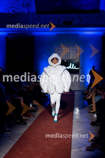 Mesec mode v muzeju, modna revija