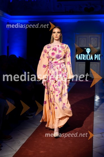 Mesec mode v muzeju, modna revija