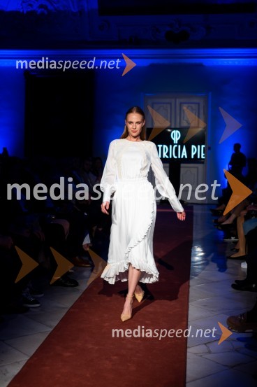 Mesec mode v muzeju, modna revija