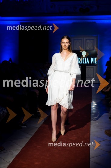 Mesec mode v muzeju, modna revija