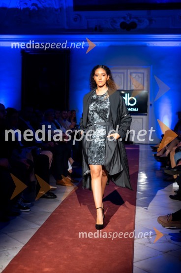 Mesec mode v muzeju, modna revija