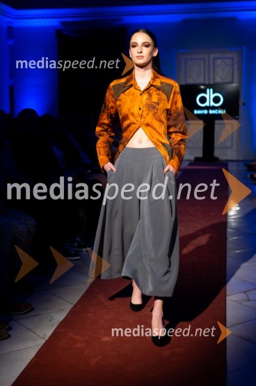 Mesec mode v muzeju, modna revija