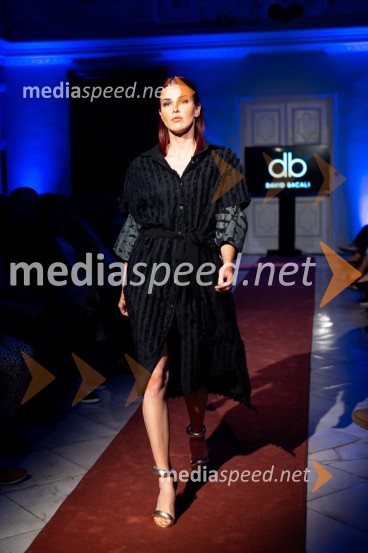 Mesec mode v muzeju, modna revija