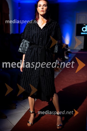 Mesec mode v muzeju, modna revija