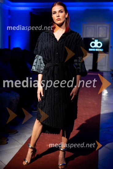 Mesec mode v muzeju, modna revija