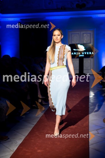 Mesec mode v muzeju, modna revija