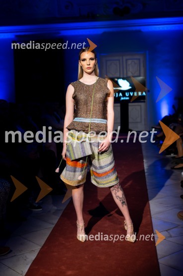 Mesec mode v muzeju, modna revija