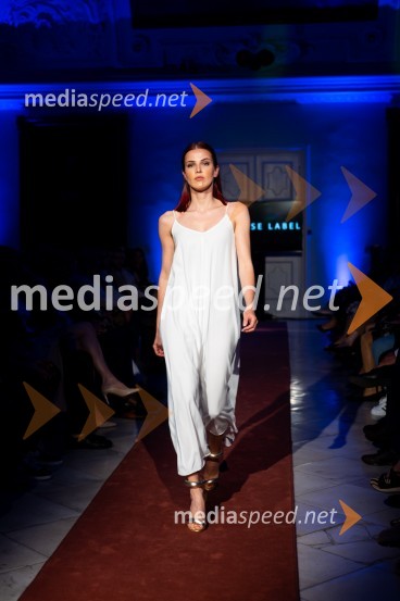 Mesec mode v muzeju, modna revija