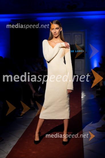 Mesec mode v muzeju, modna revija