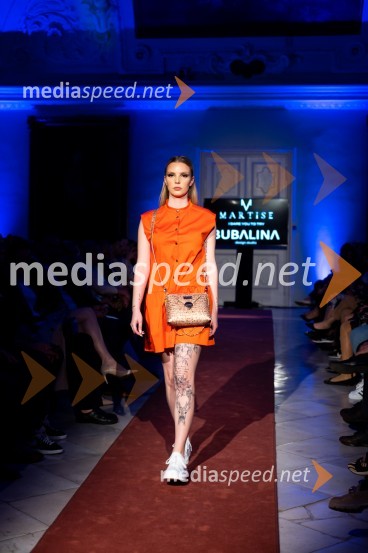 Mesec mode v muzeju, modna revija