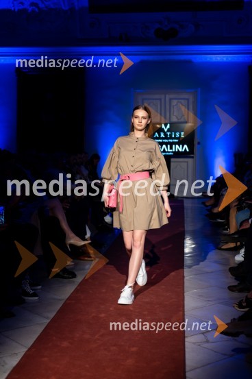 Mesec mode v muzeju, modna revija