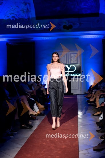 Mesec mode v muzeju, modna revija