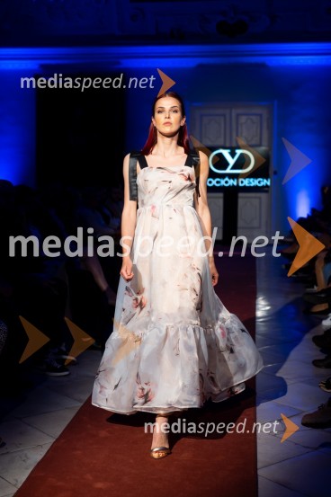 Mesec mode v muzeju, modna revija