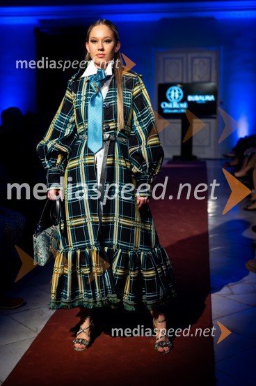 Mesec mode v muzeju, modna revija