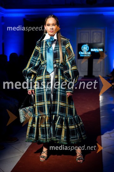 Mesec mode v muzeju, modna revija