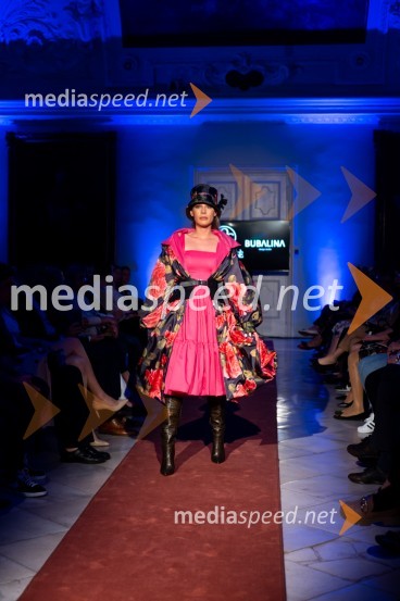 Mesec mode v muzeju, modna revija