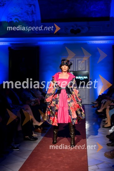 Mesec mode v muzeju, modna revija