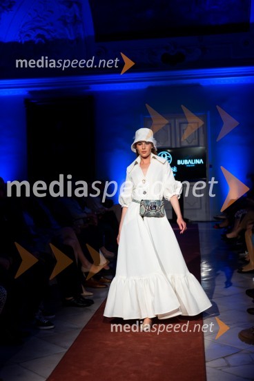 Mesec mode v muzeju, modna revija