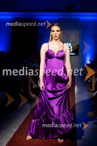 Mesec mode v muzeju, modna revija