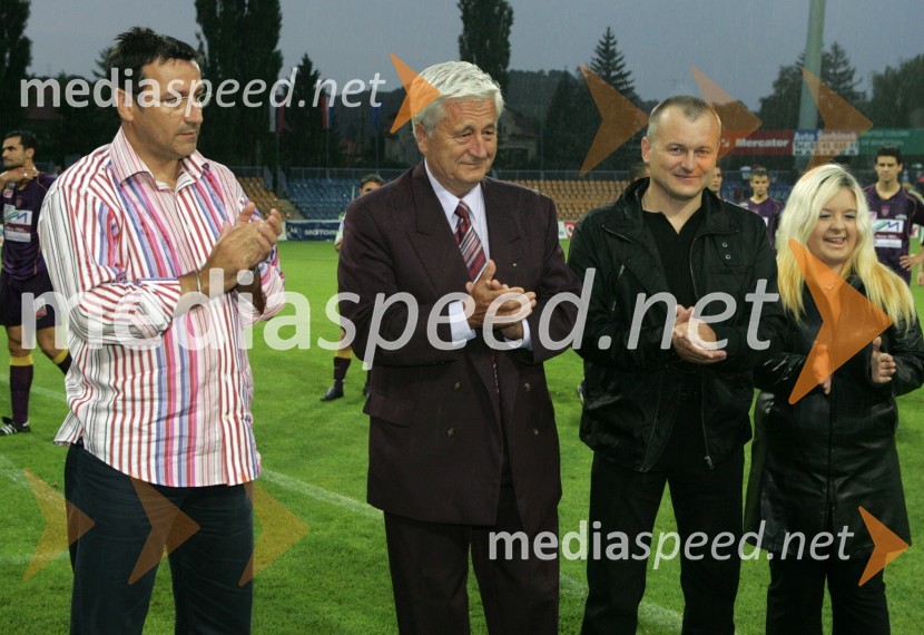 Predsednik kluba Hajduk iz Splita Branko Grgić, predsednik NK Maribora prim. Rudi TURK, dr.med. in poslanec SLS Franc KanglerStipe Balajič poslovilna tekma