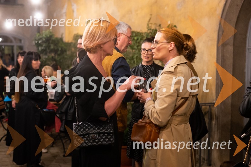  Maja Štamol Droljc, modna oblikovalka;  ... Mesec mode v muzeju, modna revija