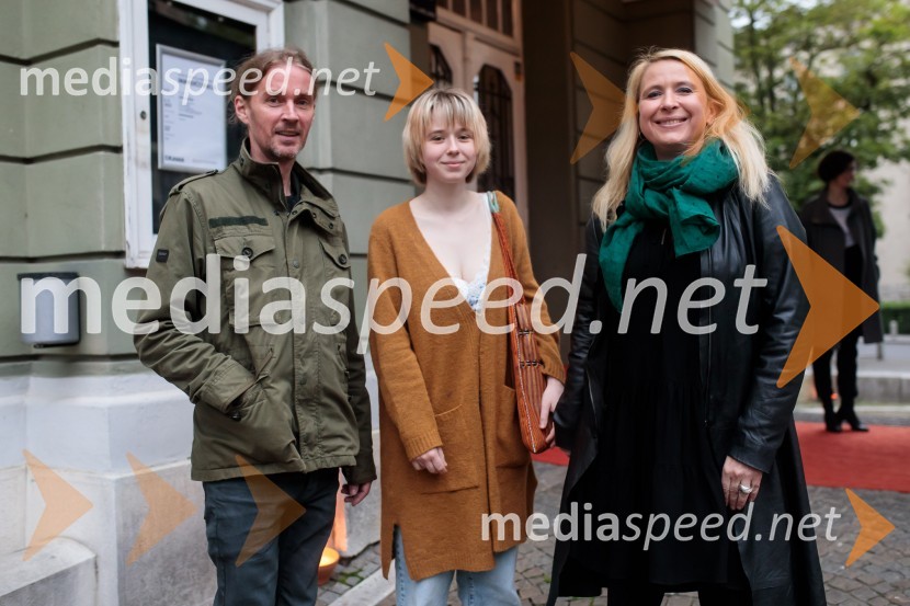  ... ;  Lola Doma;  Tatjana Doma, dramaturginja SLG CeljeMandićCirkus, premiera