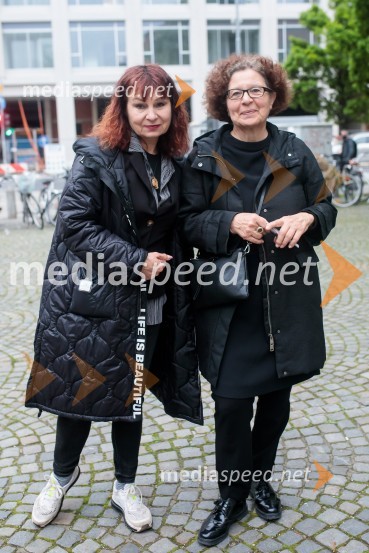  Violeta Tomić, igralka, poslanka, Združena levica;  Nela Malečkar, urednica leposlovja, Mladinska knjigaMandićCirkus, premiera