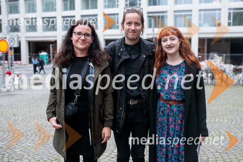 MandićCirkus, premiera