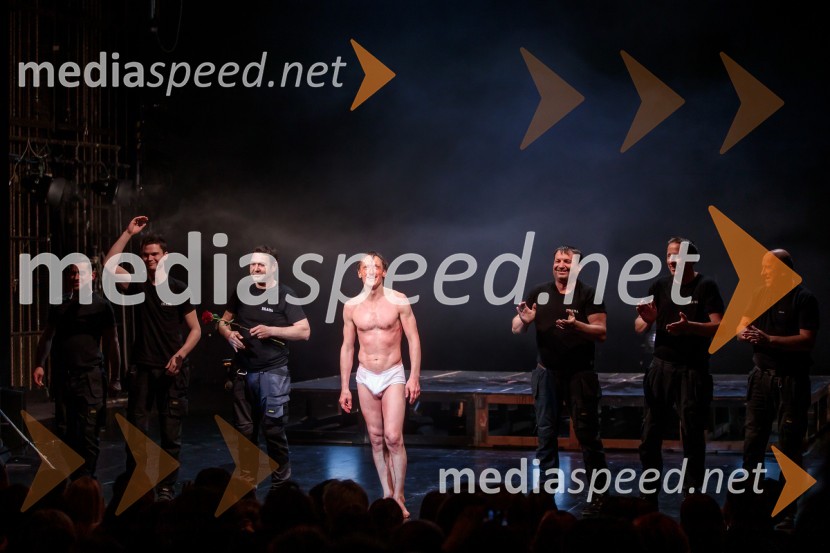 MandićCirkus, premiera