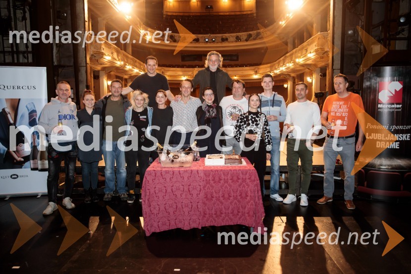 MandićCirkus, premiera