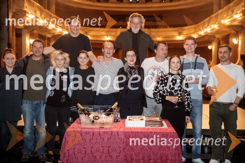 MandićCirkus, premiera