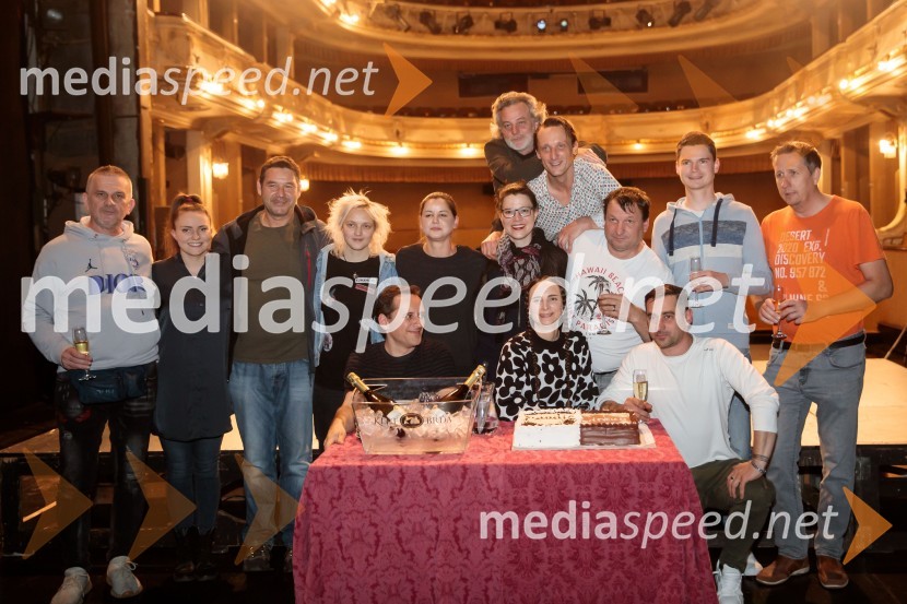 MandićCirkus, premiera